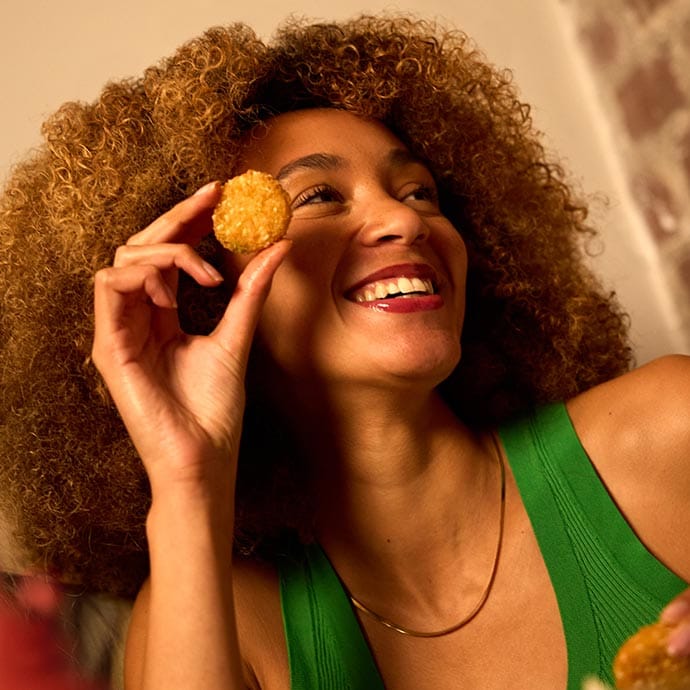 happy_woman_fingerfood